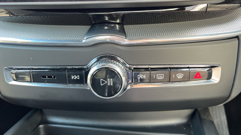 Volvo XC60 2.0 B5P Plus Black Edition 5dr AWD Geartronic Petrol Estate